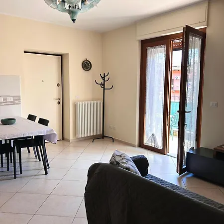 Tra Cielo E Bosco شقة فيربانيا